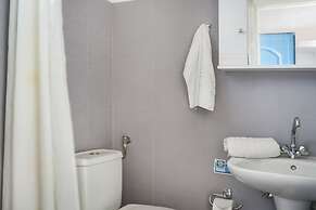 Metaxatos Apartments