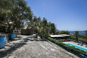 Metaxatos Apartments