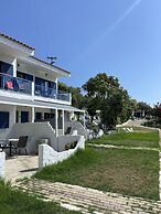 Metaxatos Apartments