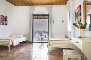 Metaxatos Apartments