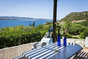 Metaxatos Apartments