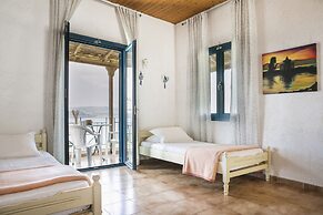 Metaxatos Apartments