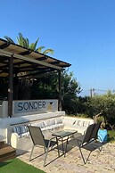 Metaxatos Apartments