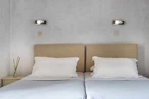 Metaxatos Apartments