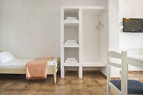 Metaxatos Apartments