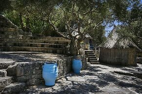 Metaxatos Apartments