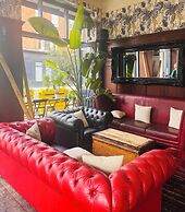 The Captain Cook Hotel