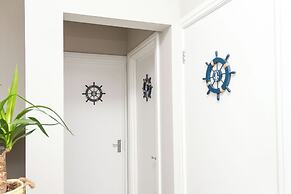 The Captain Cook Hotel