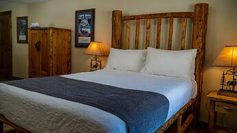 Ouray Riverside Resort - Inn & Cabins