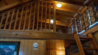 Ouray Riverside Resort - Inn & Cabins