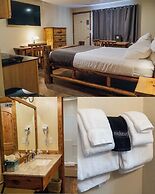 Ouray Riverside Resort - Inn & Cabins