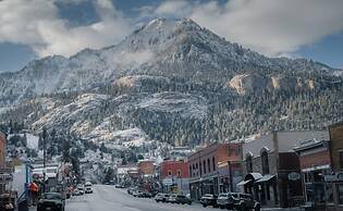 Ouray Riverside Resort - Inn & Cabins