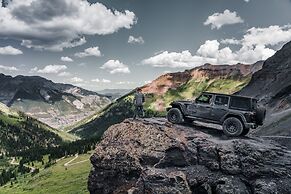 Ouray Riverside Resort - Inn & Cabins