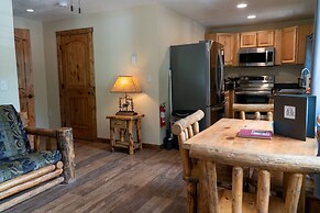 Ouray Riverside Resort - Inn & Cabins