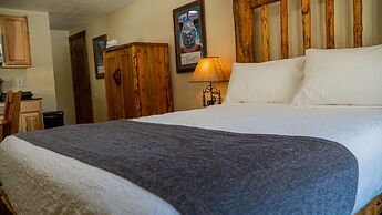 Ouray Riverside Resort - Inn & Cabins