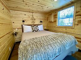 Ouray Riverside Resort - Inn & Cabins