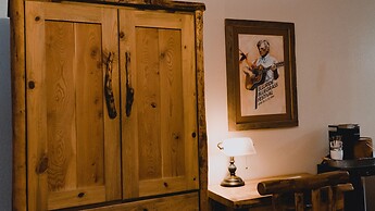 Ouray Riverside Resort - Inn & Cabins