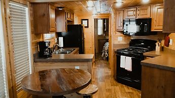 Ouray Riverside Resort - Inn & Cabins