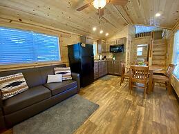 Ouray Riverside Resort - Inn & Cabins