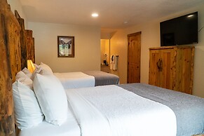 Ouray Riverside Resort - Inn & Cabins