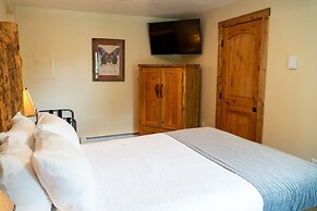 Ouray Riverside Resort - Inn & Cabins