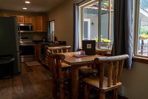 Ouray Riverside Resort - Inn & Cabins