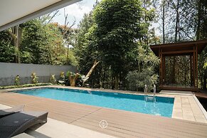 Pinus Villa 5 Bedrooms with a Private Pool