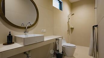 Hikari Hill View 7BR Villa with a Private Pool