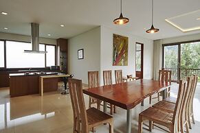 Hikari Hill View 7BR Villa with a Private Pool