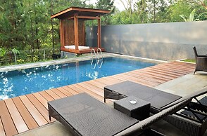 Pinus Villa 5 Bedrooms with a Private Pool