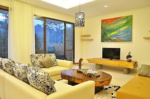 Hikari Hill View 7BR Villa with a Private Pool