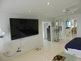 Alex Group Jomtien Plaza Condotel