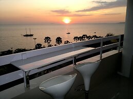 Alex Group Jomtien Plaza Condotel