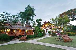 Gin's Maekhong View Resort & Spa