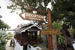 Gin's Maekhong View Resort & Spa