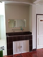 Bangkok Check Inn - Hostel