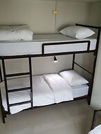 Bangkok Check Inn - Hostel