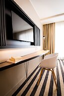 Simon Hotel