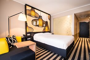 Simon Hotel