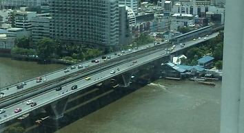 Baan Sathorn Riverfront