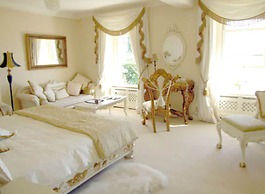 La Haule Manor