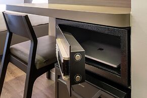 Red Planet Bangkok Surawong