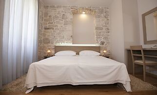 Tifani Luxury Rooms