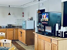 Iveys Motor Lodge Houlton