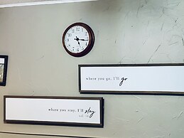 Iveys Motor Lodge Houlton