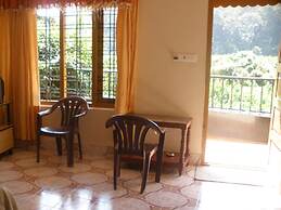 Jungle Palace Homestay