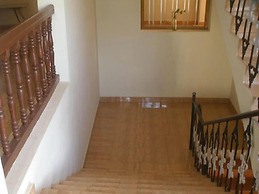 Jungle Palace Homestay