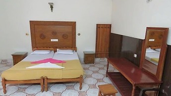 Jungle Palace Homestay