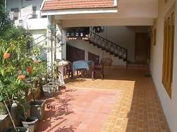 Jungle Palace Homestay