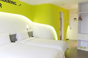 YELLO Hotel Jemursari Surabaya